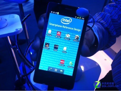 Atom2460 Intel安卓智能機(jī)亮相CES2012